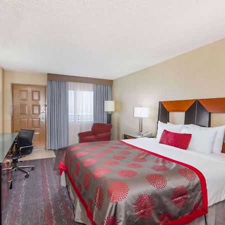 Ramada By Wyndham San Diego National City Zewnętrze zdjęcie